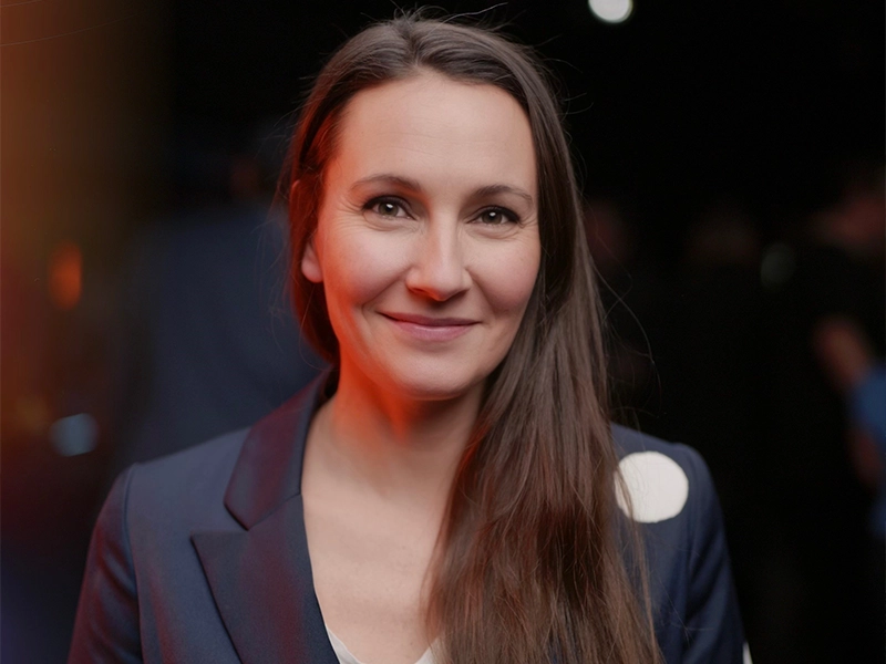 Anna Ebert, Partner von Kraftbau, deinen Lieblingsmalern aus Potsdam, für Interieur Bereiche zuständig.